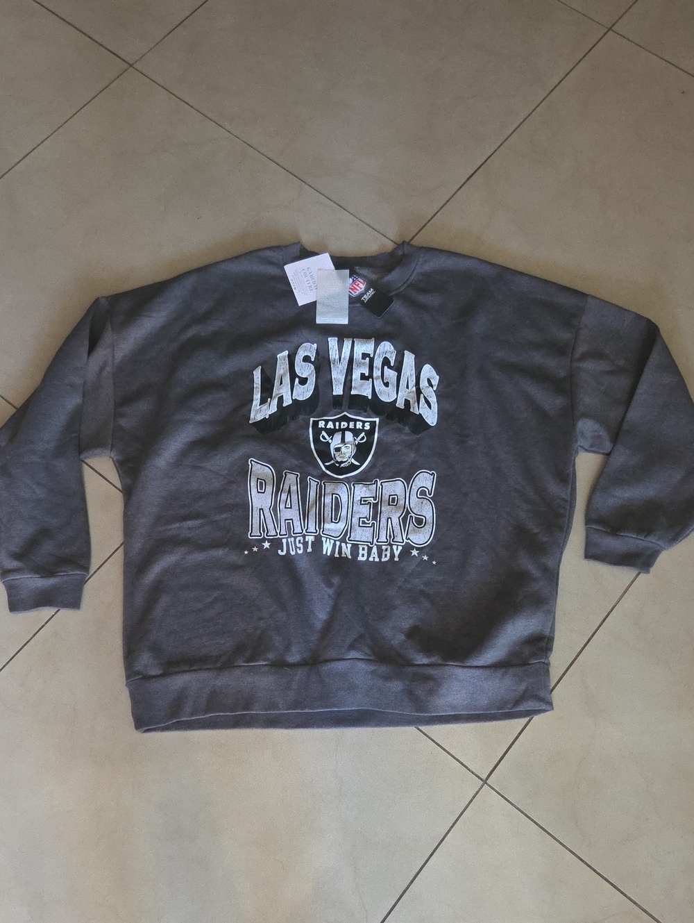 NWT Las Vegas Raiders Gray Crewneck Sweatshirt XL Comfy Cozy
